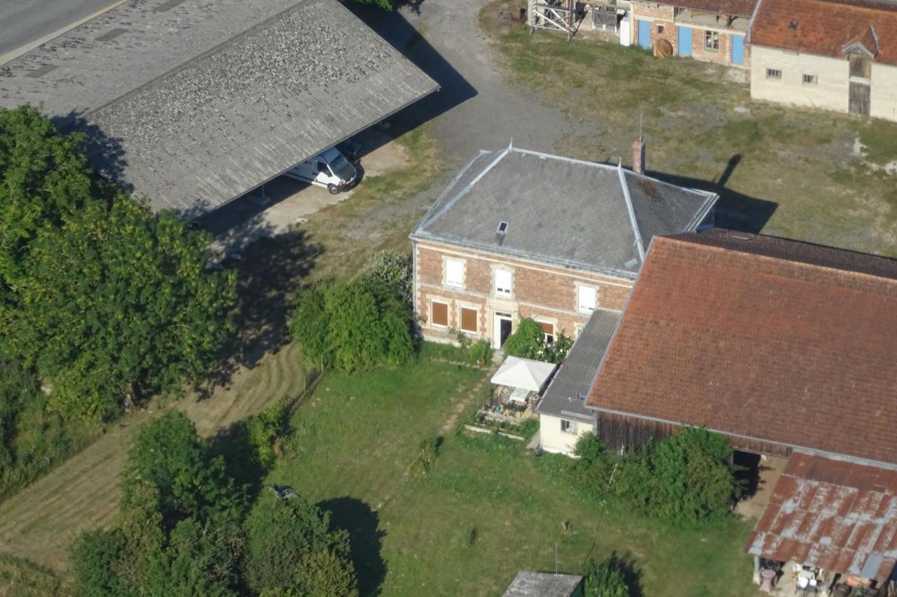 Chambre d'hôtes Fantesstique Berzieux Exterior foto